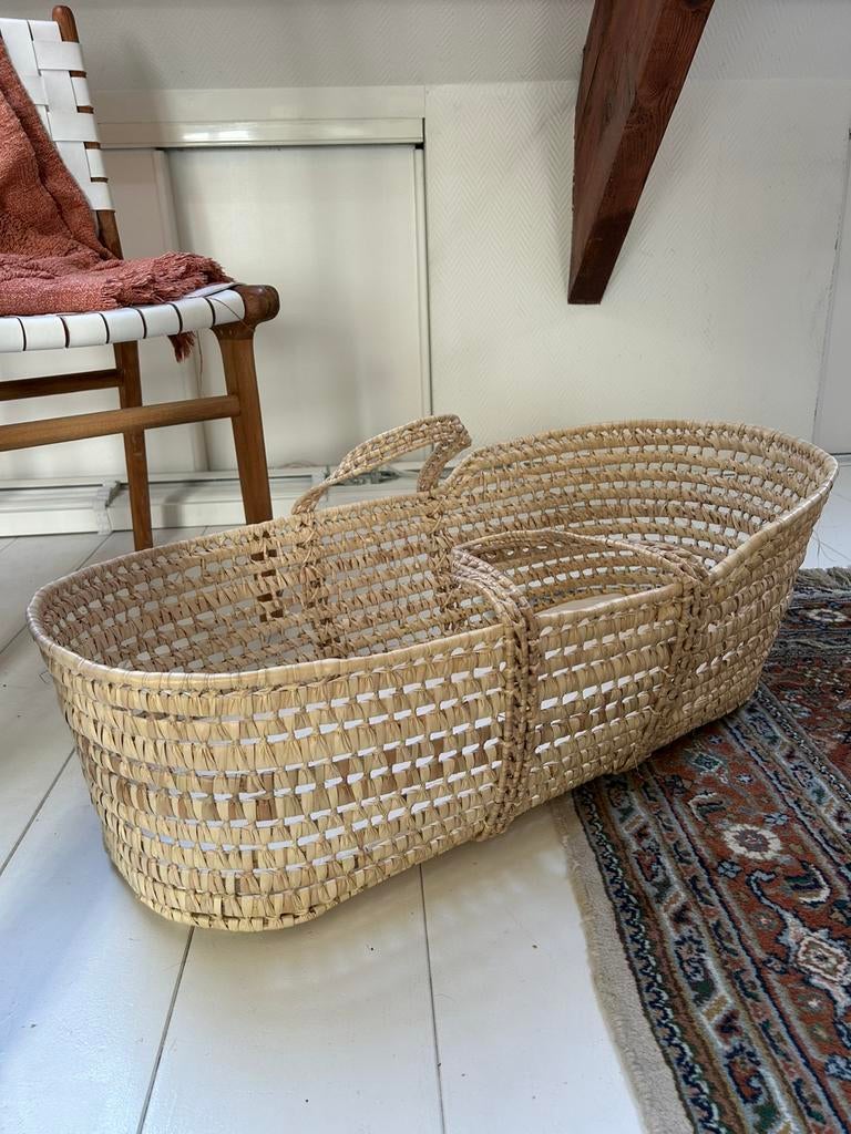 Mozes mand wieg baby, Ophalen, Zo goed als nieuw, Wieg