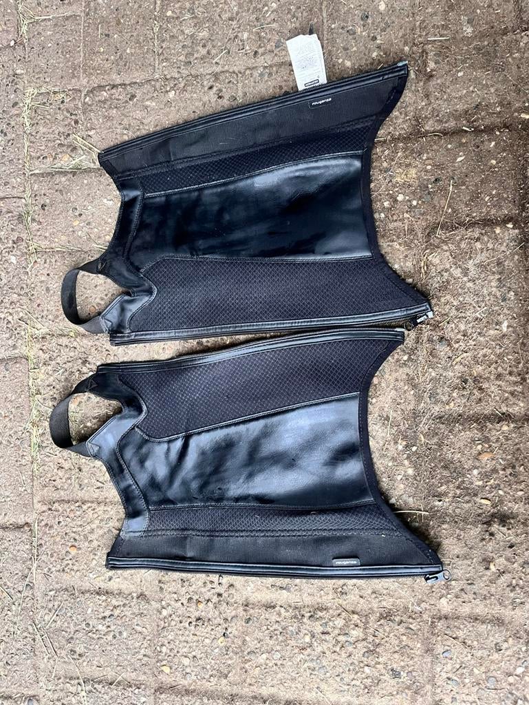 Fouganza chaps, Dieren en Toebehoren, Paardrijkleding, Kinderen, Overige soorten, Ophalen of Verzenden, Zo goed als nieuw