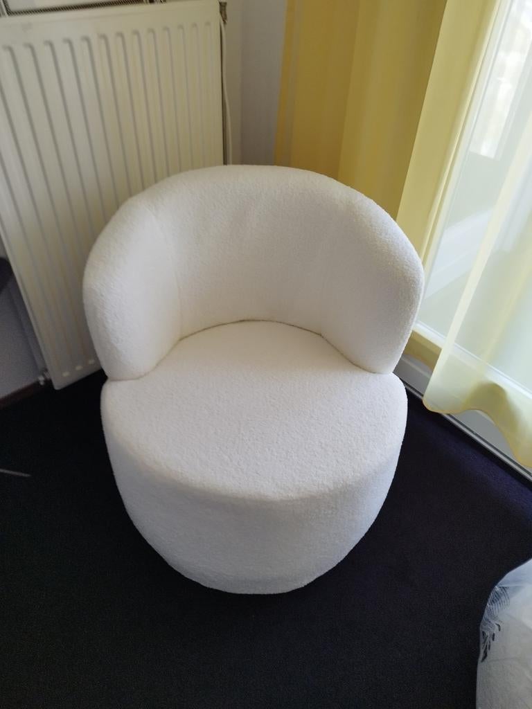 2 Nieuwe witte TEDDY draaifauteuil, nooit gebruikt., Huis en Inrichting, Ophalen, Nieuw, 75 tot 100 cm