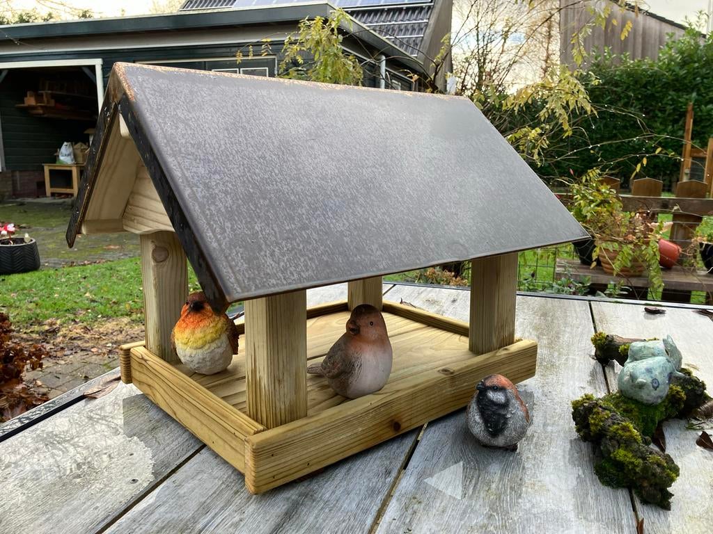 Houten voederhuisje met cortenstaal dak groot model., Ophalen, Gebruikt