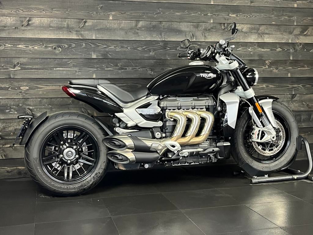 Triumph ROCKET 3 R (bj 2023), Motoren, Motoren | Triumph, Chopper, Bedrijf, Meer dan 35 kW, 2458 cc