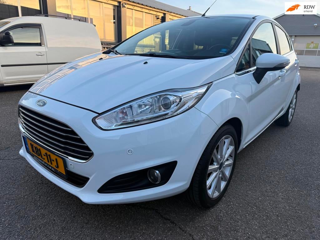 Ford FIESTA Gereserveerd, Auto's, Voorwielaandrijving, Overige carrosserieën, Handgeschakeld, Geïmporteerd