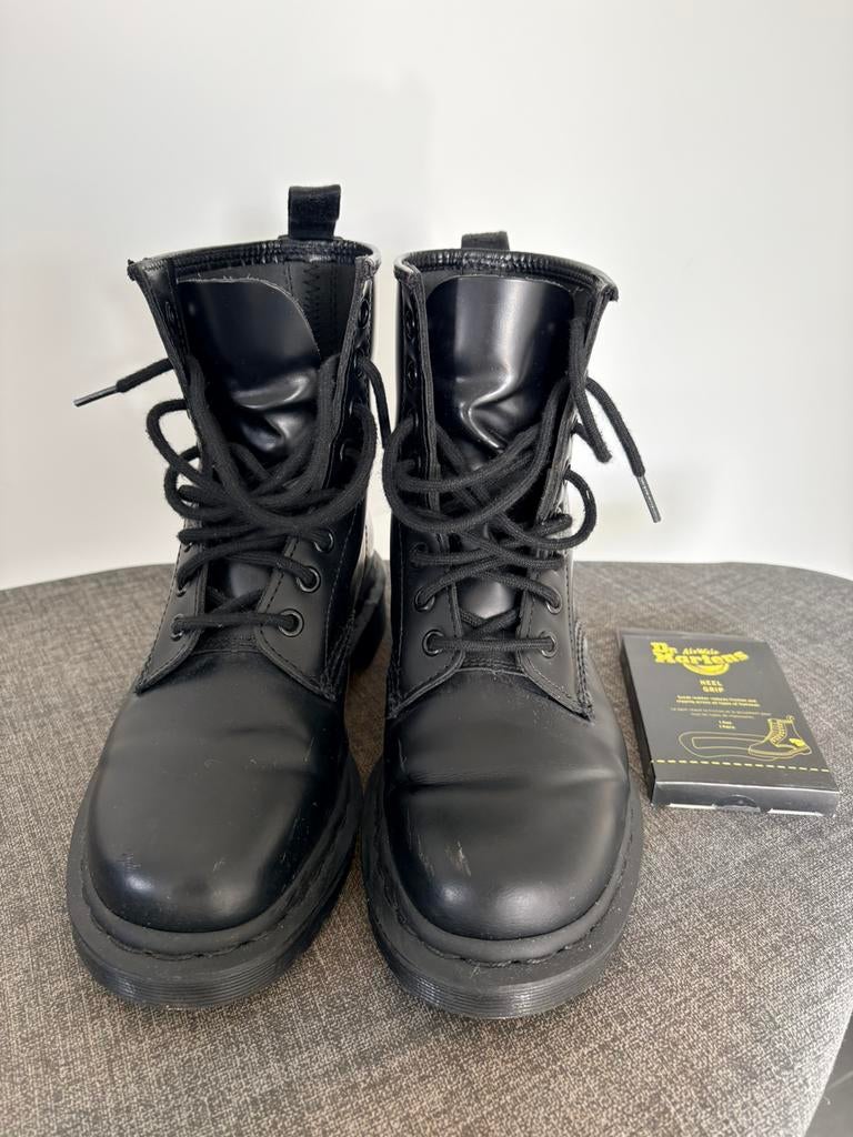 Dr. Martens schoenen, Kleding | Dames, Schoenen, Ophalen of Verzenden, Zo goed als nieuw, Zwart