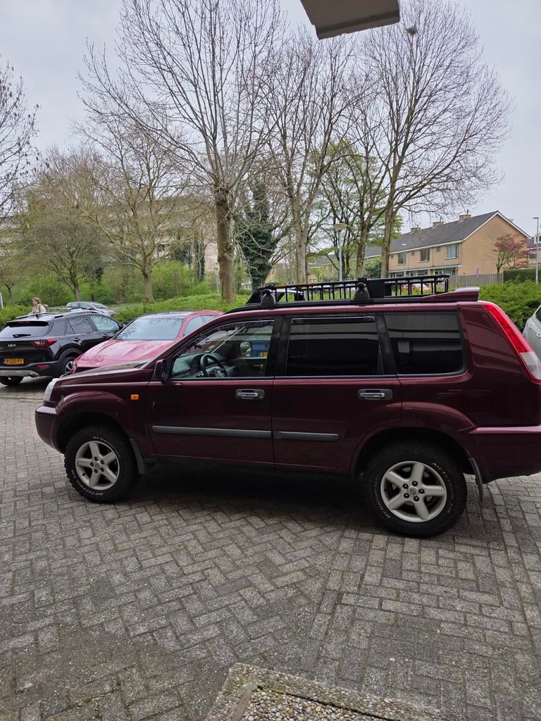 Nissan X-Trail 2.0 4WD 140PK 2003 Rood, Stof, 4 cilinders, 75 €/maand, Handgeschakeld
