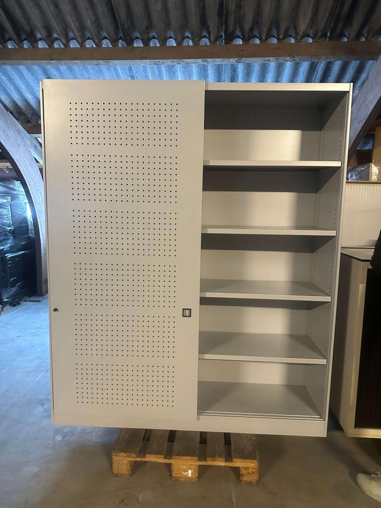 Akoestische archiefkast roldeurkast schuifdeurkast, Gebruikt, 150 tot 200 cm, Niet ingevuld, Meerdere deuren