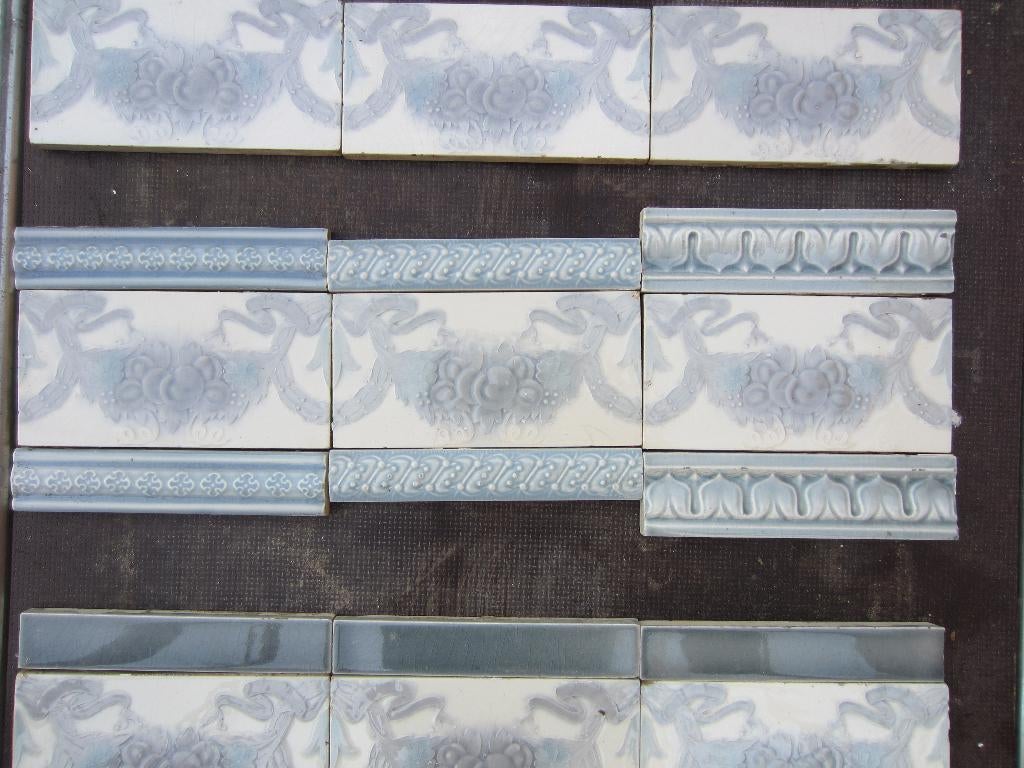 45 st art nouveau tegels grijsblauw decor guirlande