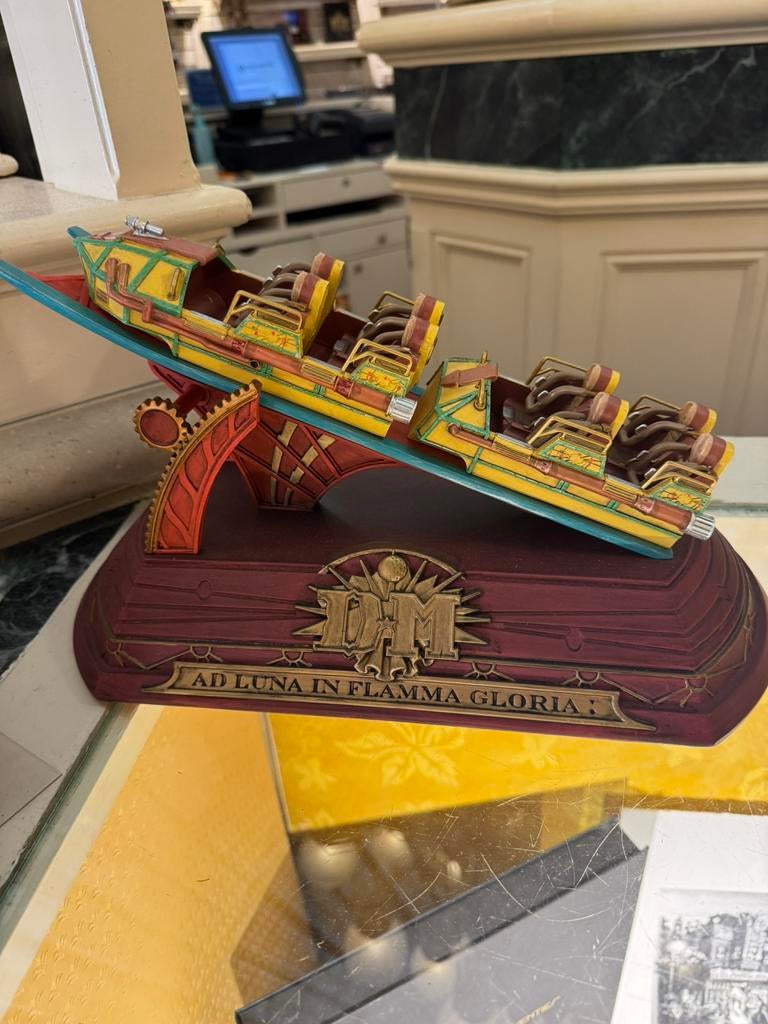 Disneyland Parijs Hyper spacemountain achtbaan, Ophalen of Verzenden, Overige figuren, Nieuw, Beeldje of Figuurtje