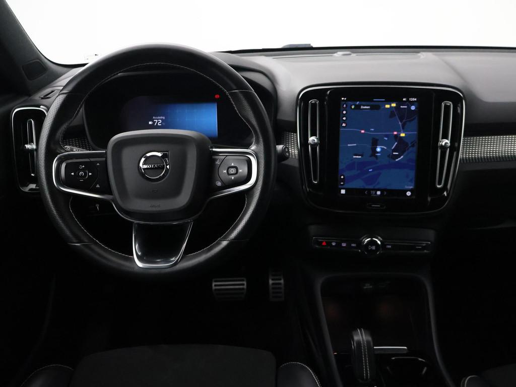 Volvo XC40 RECHARGE P8 AWD 408 PK *93% SOH* + AFN. TREKHAAK, Auto's, Volvo, Wit, 430 km, Vierwielaandrijving, 408 pk