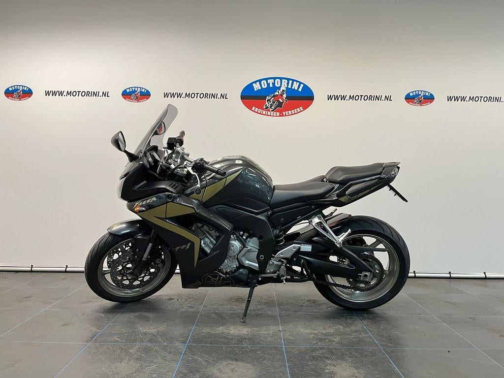 YAMAHA FZ 1 (bj 2009) 33,384 km, Motoren, Motoren | Yamaha, 4 cilinders, Motorrijbewijs A, Bedrijf, Onbekend