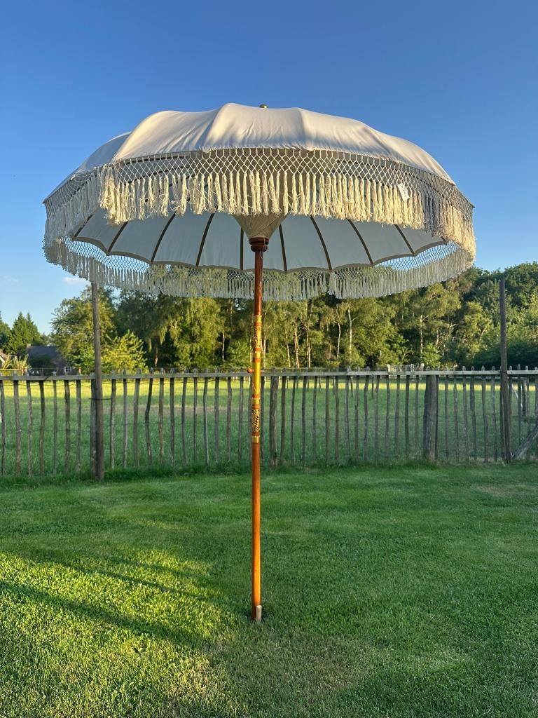Grote witte parasol . ibiza stijl . bohemian ., Ophalen, Zo goed als nieuw