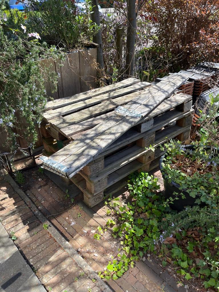 4 Europallets met gratis stapelrand- Gebruikt, Tuin en Terras, Palen, Balken en Planken, Ophalen, Gebruikt, Minder dan 180 cm