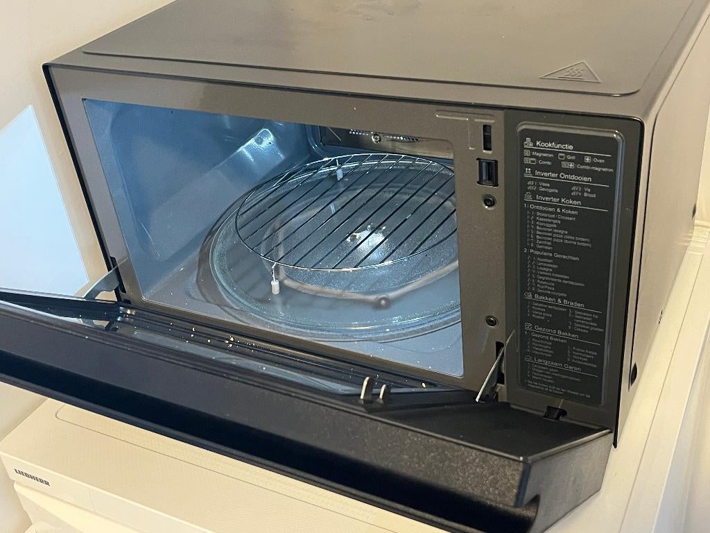 Combi Magnetron €50,00, Witgoed en Apparatuur, Ophalen, Combimagnetron, Hete lucht, Zo goed als nieuw