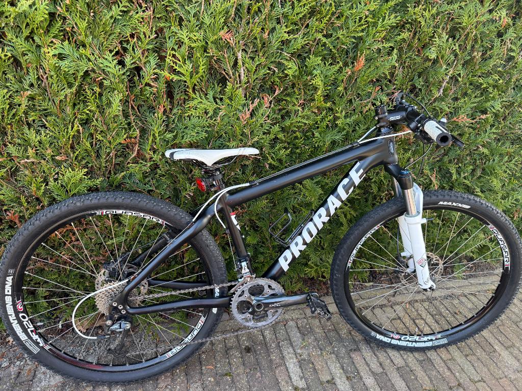 Mtb 26in Carbon frame, Fietsen en Brommers, Fietsen | Mountainbikes en ATB, Zo goed als nieuw, Ophalen, Overige merken, Heren
