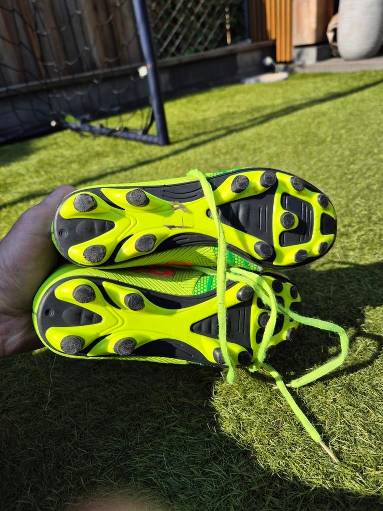 Voetbalschoenen kind maat 33, Sport en Fitness, Voetbal, Ophalen of Verzenden