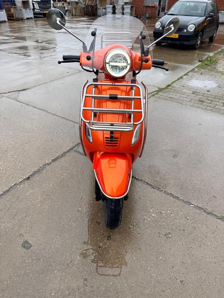 BTC Riva scooter bj2016, oranje, vol opties, Fietsen en Brommers, Snorfietsen en Snorscooters, Ophalen, Benzine, Overige merken