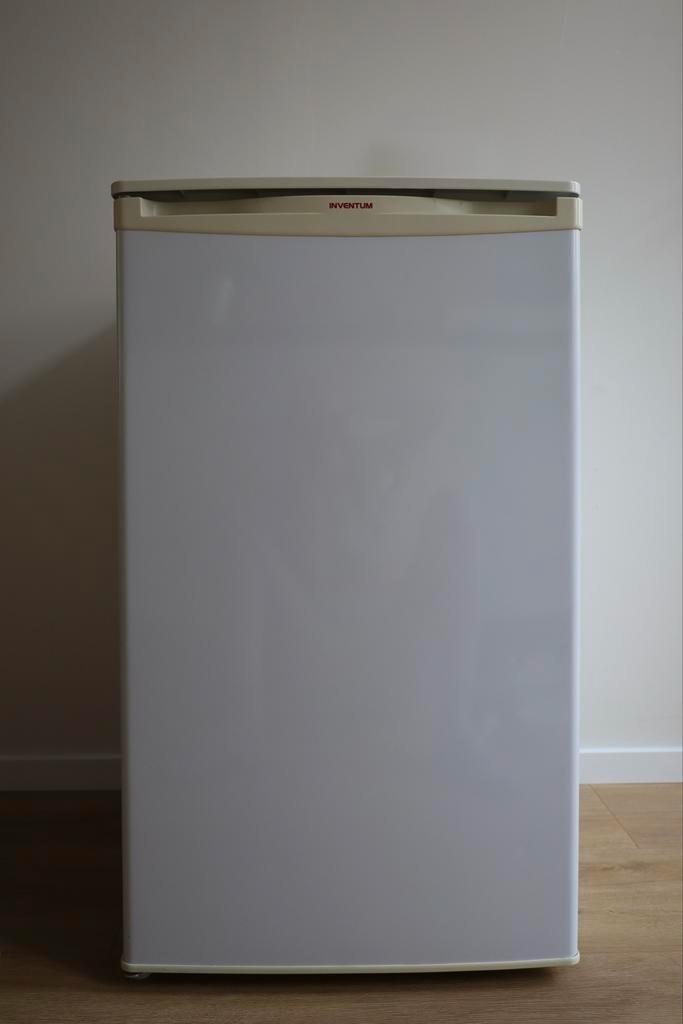 Inventum koelkast - Compact en functioneel, Witgoed en Apparatuur, Koelkasten en IJskasten, Gebruikt, Met vriesvak, 75 tot 100 liter