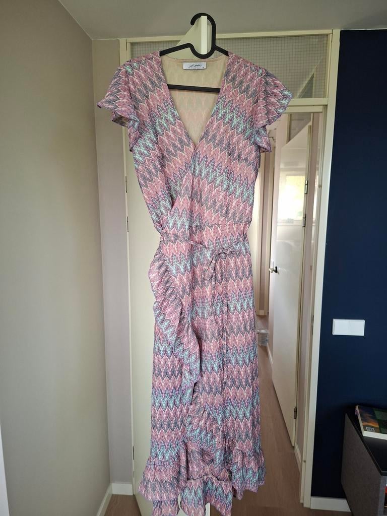 Kleurrijk midi jurk, Maat 38/40 (M), Amika, Ophalen of Verzenden, Zo goed als nieuw