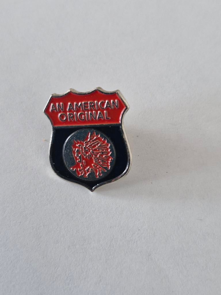 Vintage American Original Speldje en Lucky Strike, Ophalen of Verzenden, Gebruikt, Overige onderwerpen, Speldje of Pin