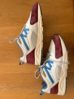 Karhu Schoenen Bordeaux Rood – Gering gedragen - Maat 44.5, Kleding | Heren, Schoenen, Ophalen, Overige kleuren, Karhu, Sneakers of Gympen