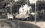 Oude Fotokaart Wemeldinge Feest met versierde wagen +paarden, Verzenden, 1920 tot 1940, Ongelopen, Zeeland