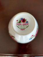 Royal Albert vaasje, Ophalen