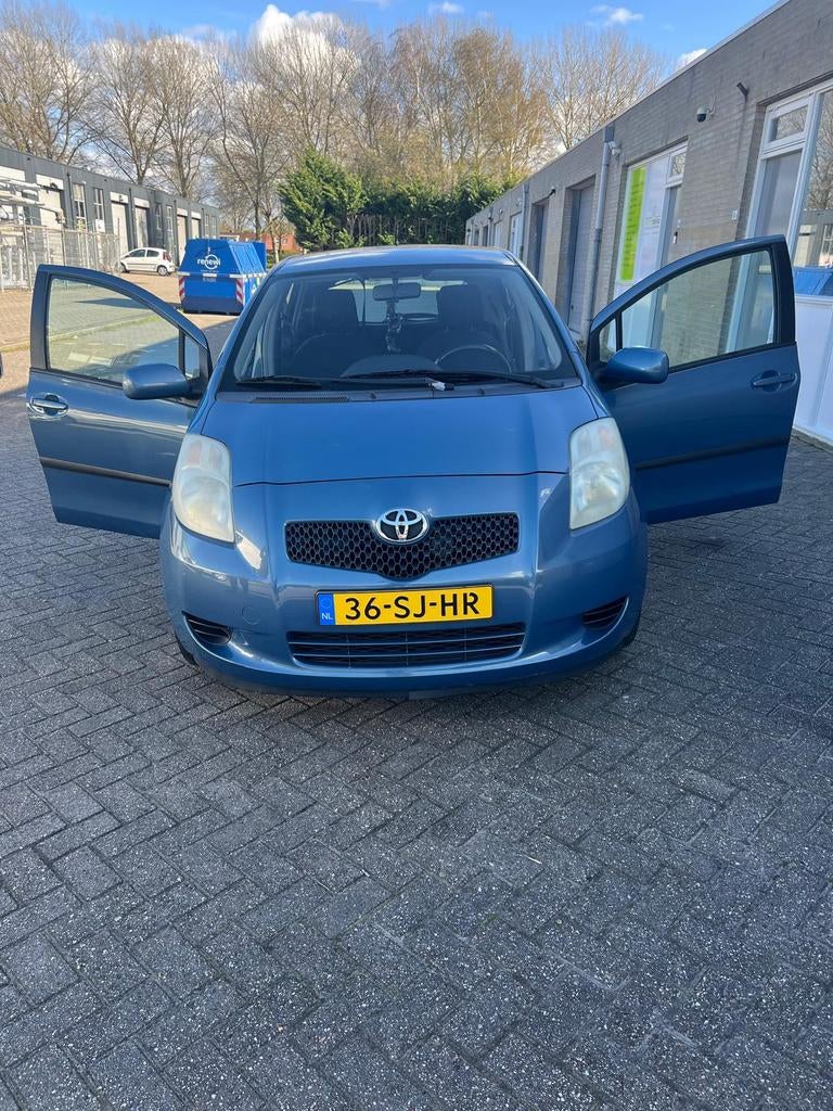 Toyota Yaris 1.3 16V Vvt-i 5DR SOL MMT 2006 Blauw, Auto's, 40 €/maand, 750 kg, 4 cilinders, Blauw