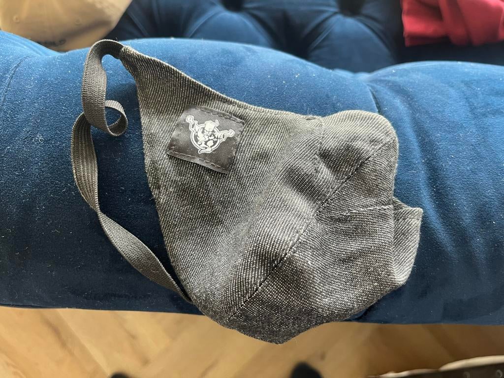 grijs mondkapje met logo thunderdome gabber hardcore, Ophalen of Verzenden, Gedragen