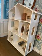 Groot poppenhuis met Maileg behang, Ophalen, Zo goed als nieuw, Poppenhuis