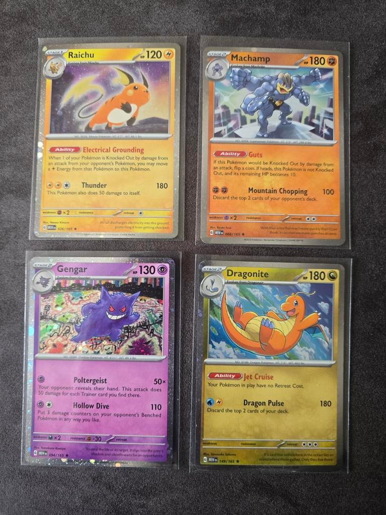 Pokémon 151 Cosmo Holos, Hobby en Vrije tijd, Verzamelkaartspellen | Pokémon, Ophalen of Verzenden, Zo goed als nieuw, Foil