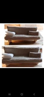 Handgemaakte poppenhuis bank met sierkussen en sierdeken, Ophalen of Verzenden, Nieuw, Poppenhuis