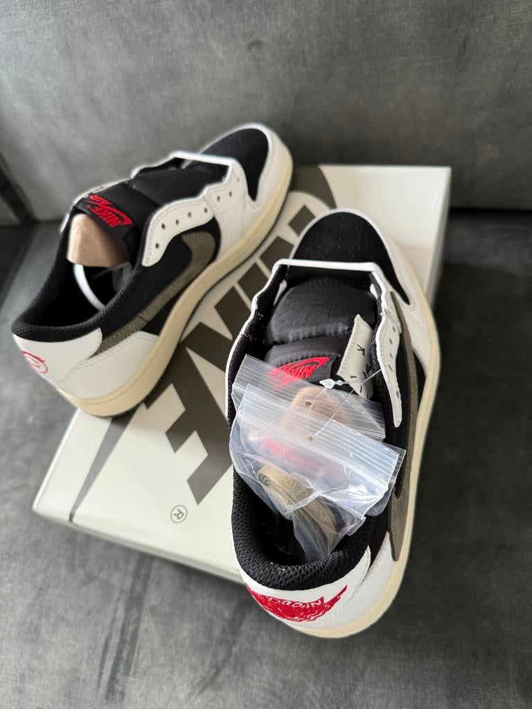 Nike Jordan 1 Low x Travis Scott Olive Green Nieuw, Ophalen of Verzenden, Nieuw, Groen, Sneakers of Gympen