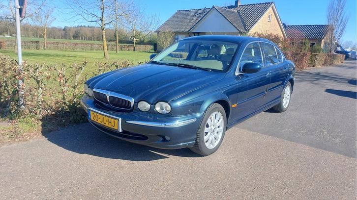 Jaguar X-Type 2.0 V6 AIRCO/LEER BJ 2002 lekt olie (bj 2002), Auto diversen, Schadeauto's, Jaguar, Handgeschakeld, Benzine, Sedan