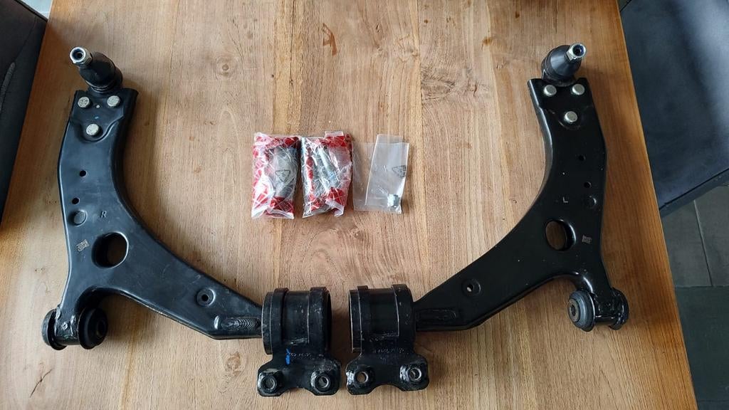 FEBI Draagarmen Volvo/Ford - zo goed als nieuw, Ophalen, Gebruikt, Volvo