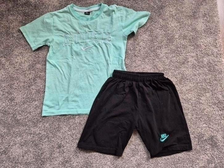 Nike gym / sportsetje van katoen maat 146 - 152, Kinderen en Baby's, Kinderkleding | Maat 146, Meisje, Sport- of Zwemkleding, Ophalen of Verzenden