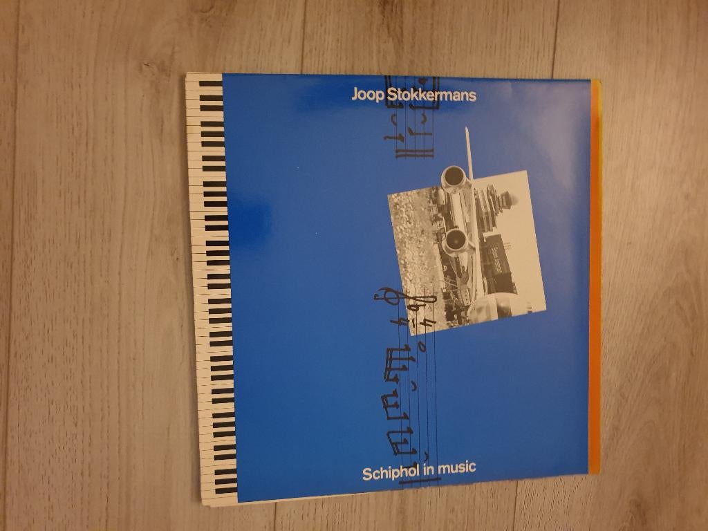 4772 joop stokkermans - schiphol in music klm, Verzenden, Zo goed als nieuw, Overige formaten