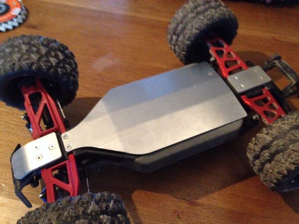 Traxxas rustler 4x4 skidplate set, Ophalen of Verzenden, Nieuw, Overige schalen, Auto offroad