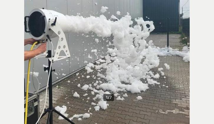 Schuimmachine, te huur voor schuimparty en schuimfeest, Hobby en Vrije tijd, Feestartikelen | Verhuur, Nieuw, Overige, Ophalen