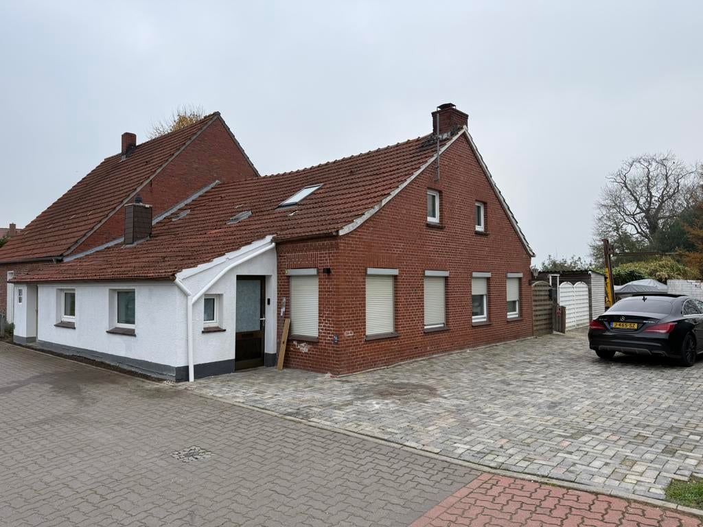 2 woningen te koop in bunde DL, 500 tot 1000 m², Groningen, 50 m², 4 kamers