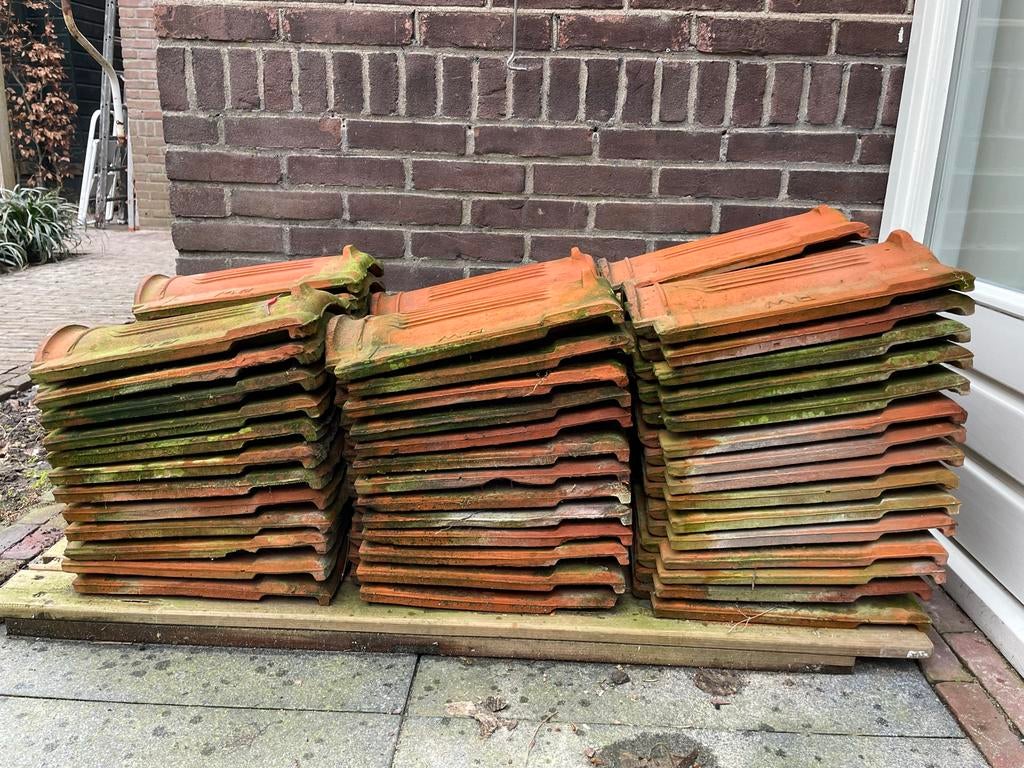 Orginele jaren 30 dakpannen (100 stuks), Doe-het-zelf en Verbouw, Dakpannen en Dakbedekking, Gebruikt, Steen of Klei, Ophalen of Verzenden