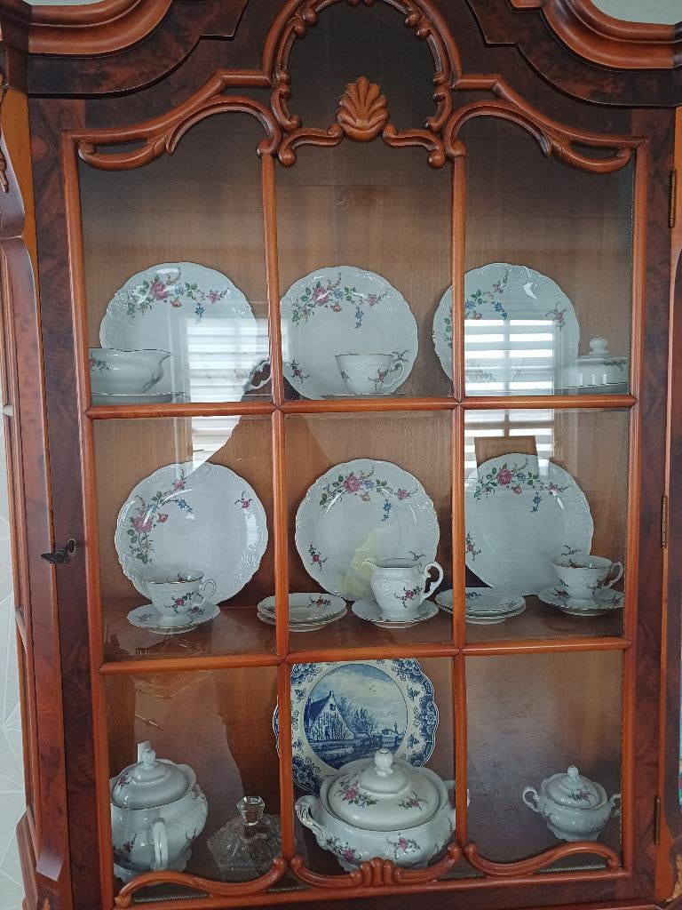 Antike kast, Ophalen