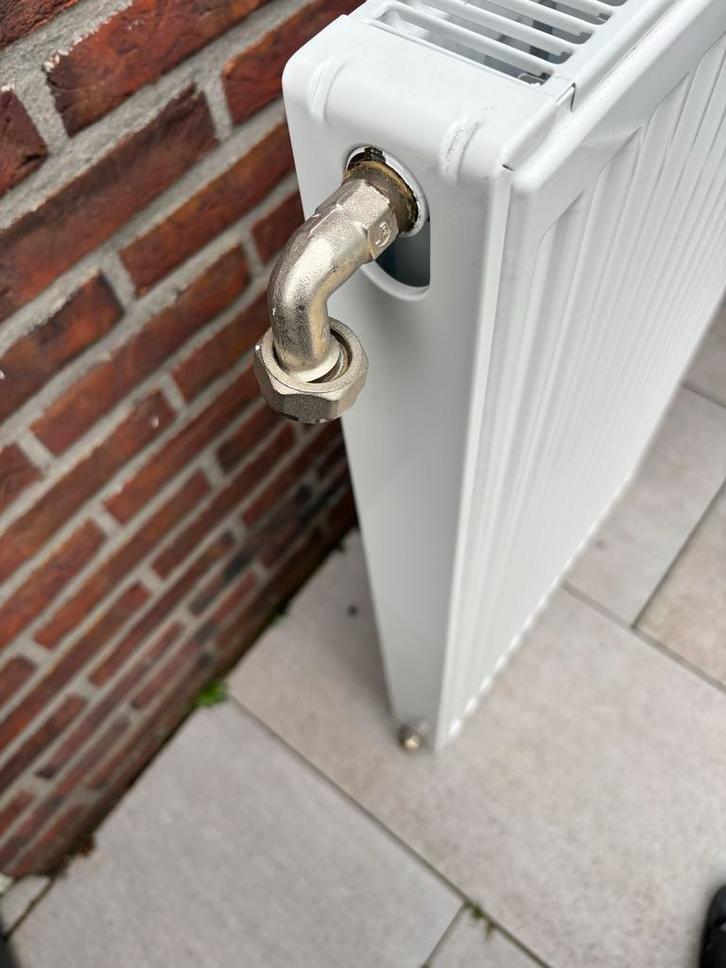 Nieuwe verticale radiator - modern design, Doe-het-zelf en Verbouw, Verwarming en Radiatoren, Nieuw, Radiator, 800 watt of meer