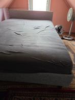 Bed met gestoffeerde ombouw, Ophalen, Tweepersoons, 140 cm, Zo goed als nieuw