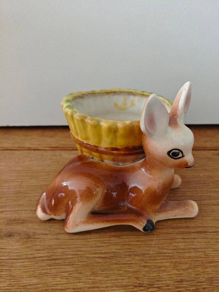 Keramieken ree met mandje, Ophalen of Verzenden