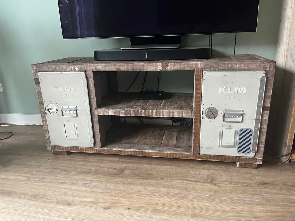 Industriële Tv-kast van gebruikt hout met KLM kastjes, Ophalen, Teakhout, Gebruikt, 100 tot 150 cm