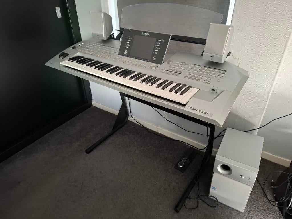 Yamaha Tyros 2 compleet met standaard en speakers, Muziek en Instrumenten, Keyboards, Ophalen, Yamaha, Midi-aansluiting, 61 toetsen
