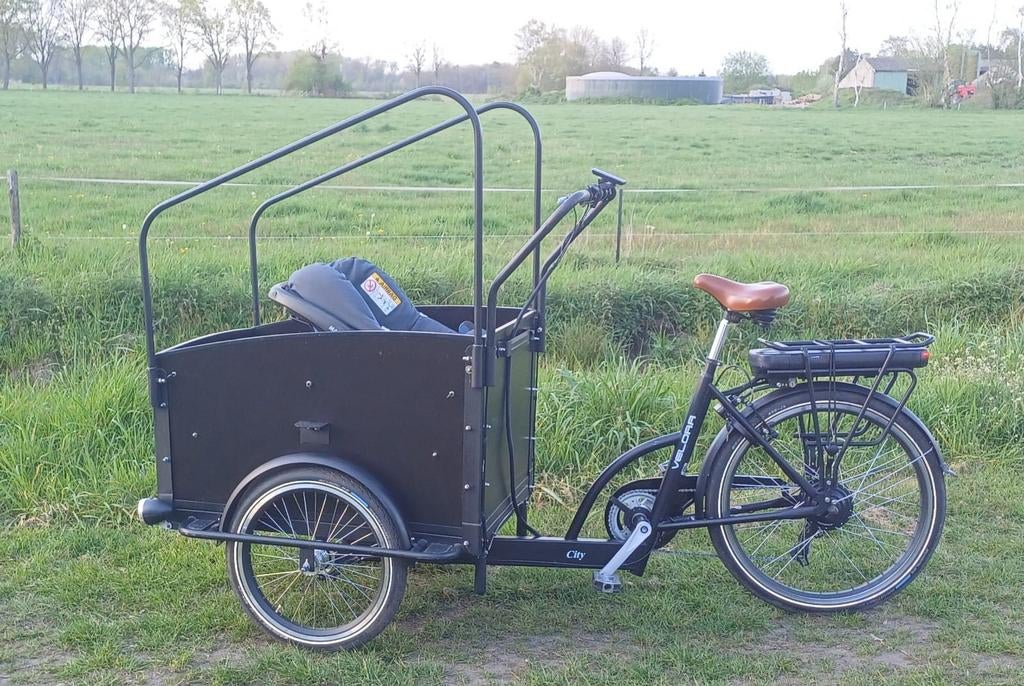 Elektrische Velora bakfiets met huif en maxi-Cosi houder, Fietsen en Brommers, Fietsen | Bakfietsen, Ophalen of Verzenden, Gebruikt