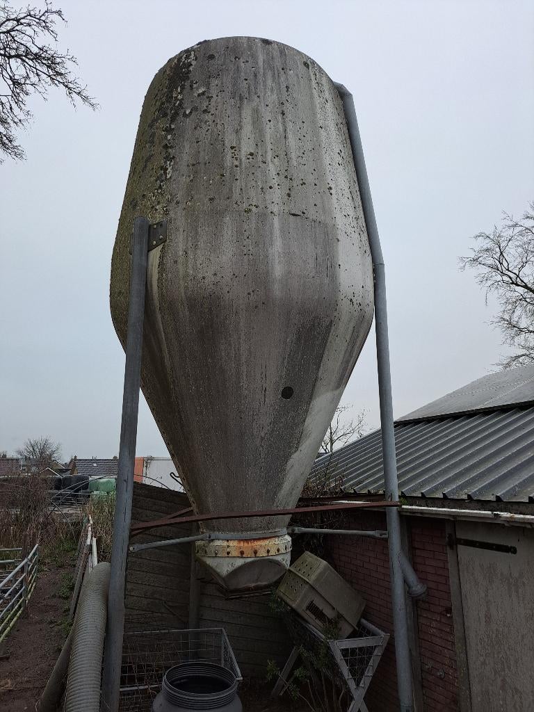 Voer silo, Meerdere dieren, Schaap