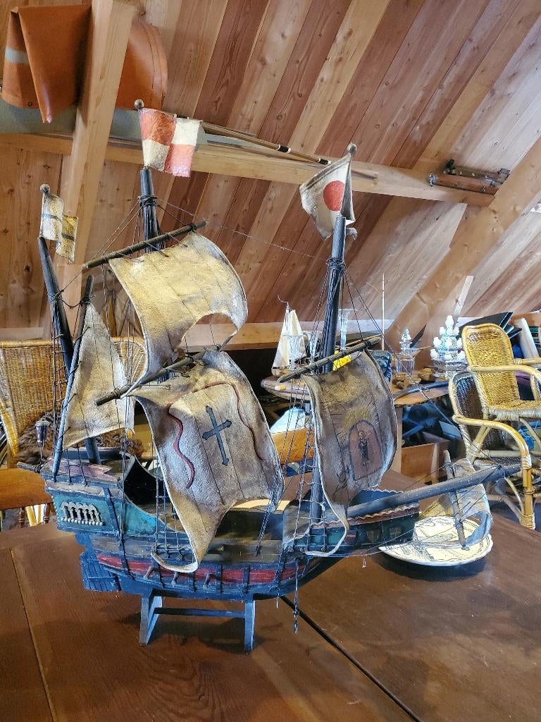 Antiek scheepsmodel galjoen, Ophalen