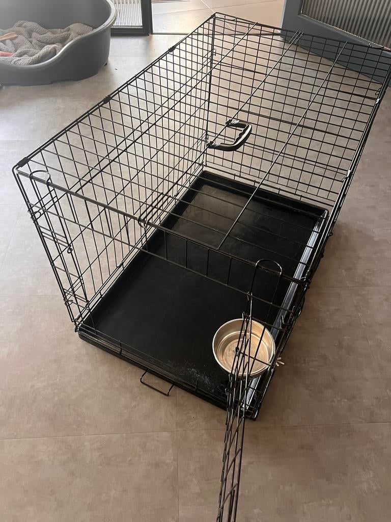 Nette, grote zwarte hondenbench, bench, 2 deuren, Dieren en Toebehoren, Ophalen of Verzenden, Zo goed als nieuw