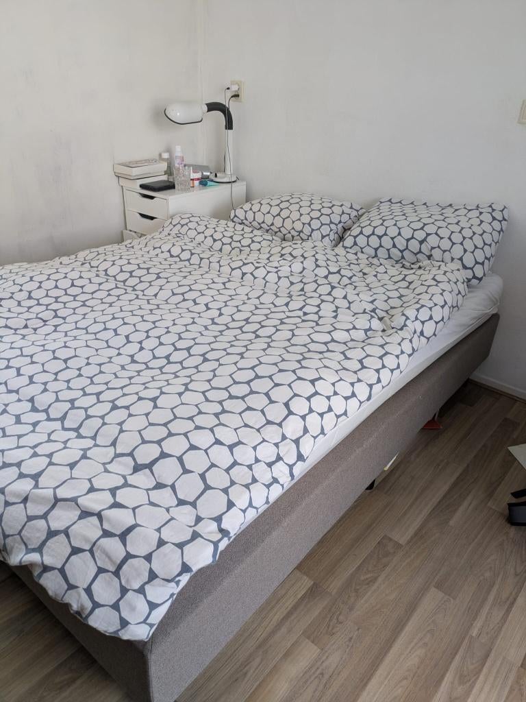 Bed kopen, Huis en Inrichting, Slaapkamer | Boxsprings, Ophalen, 140 cm, Zo goed als nieuw, Twijfelaar